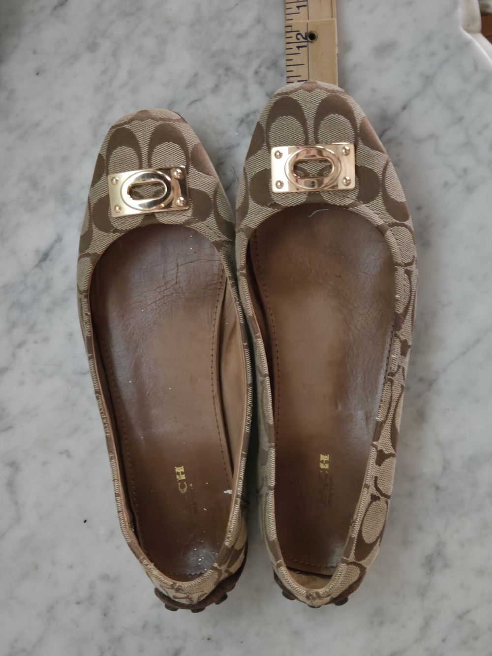 Coach Tan Signature Canvas Ballet Flats with Gold Plaque 8.5 - Picture 5 of 6